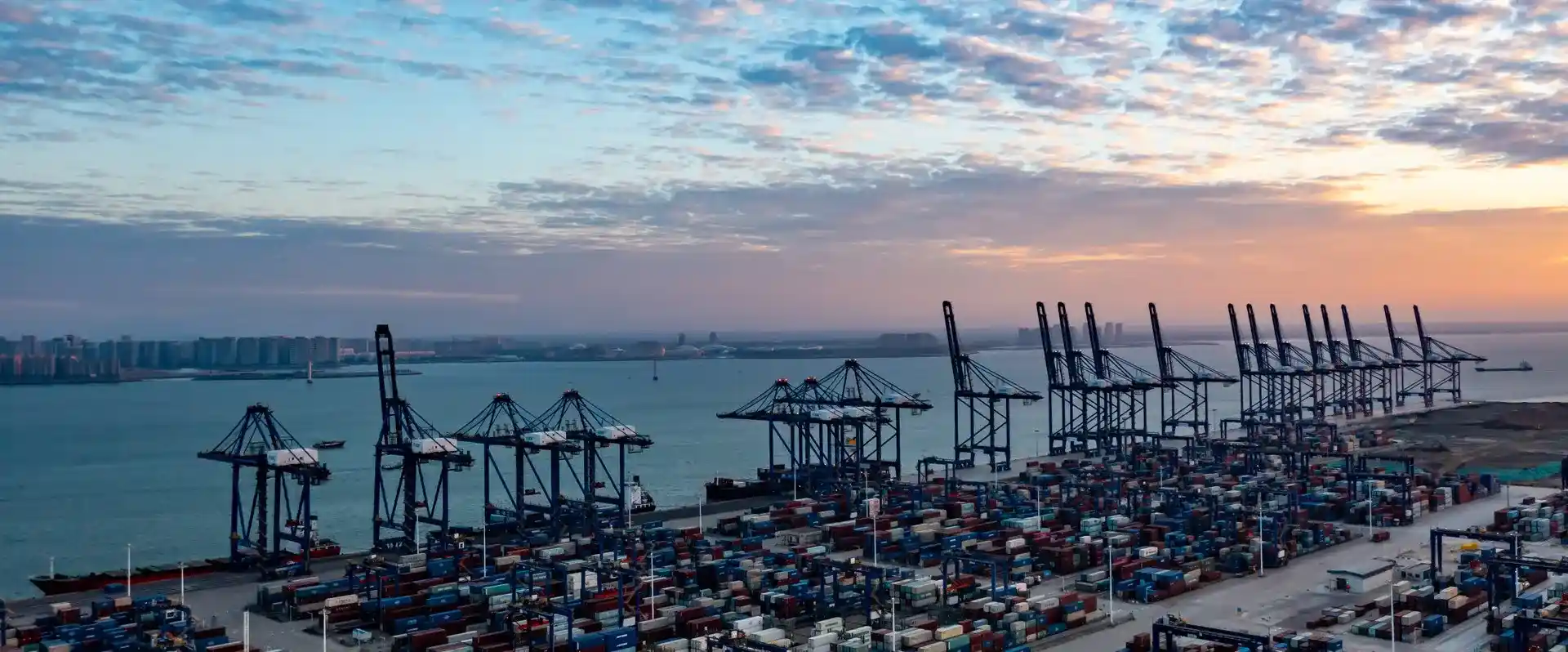 Reliable Crane Solutions for Ports, Boat Crane