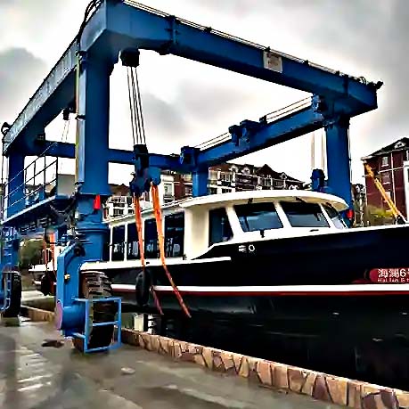 游艇.jpg 游艇.jpg