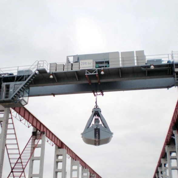 clamshell grab overhead crane.webp