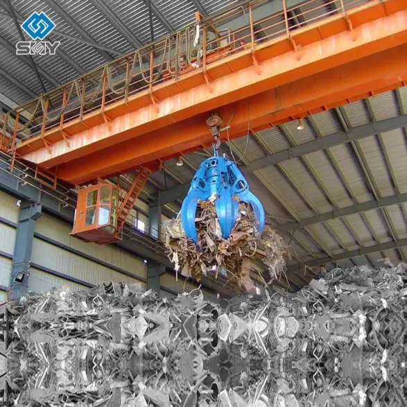 waste handling overhead crane.