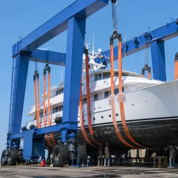 Yacht Hoisting Crane