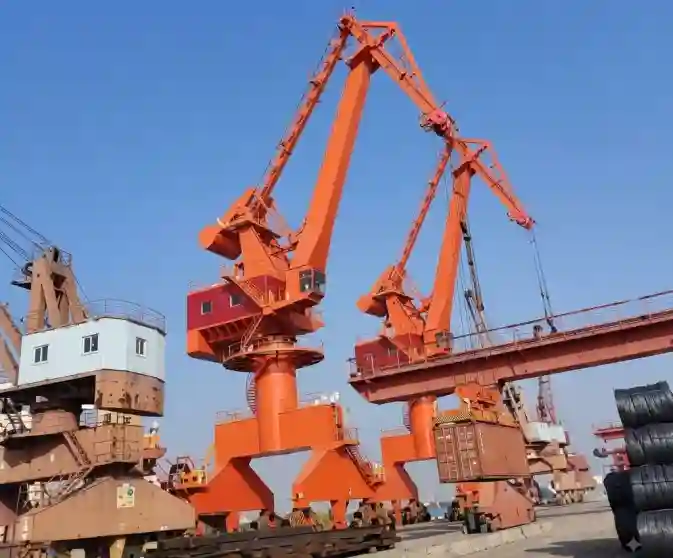 Four-Bar Level Luffing Portal Crane