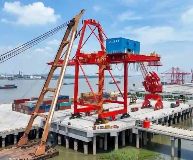 STS Crane